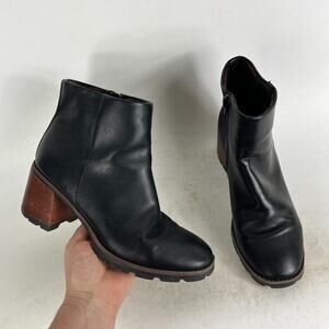 Korks Chandler Women's 7 Black Leather Side Zipper Block Round Toe Bootie Boots